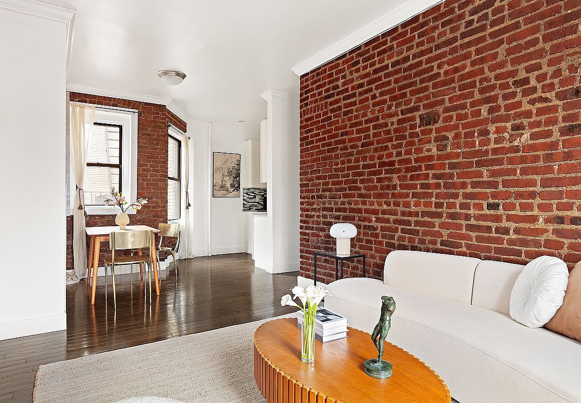 21-06 35th St #3E Astoria, NY 11105 - Thumbnail 3