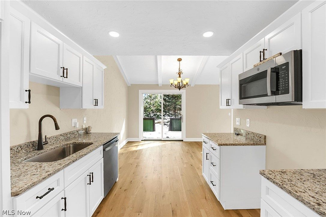 17639 Walnut Trl Chagrin Falls, OH 44023 - Thumbnail 3