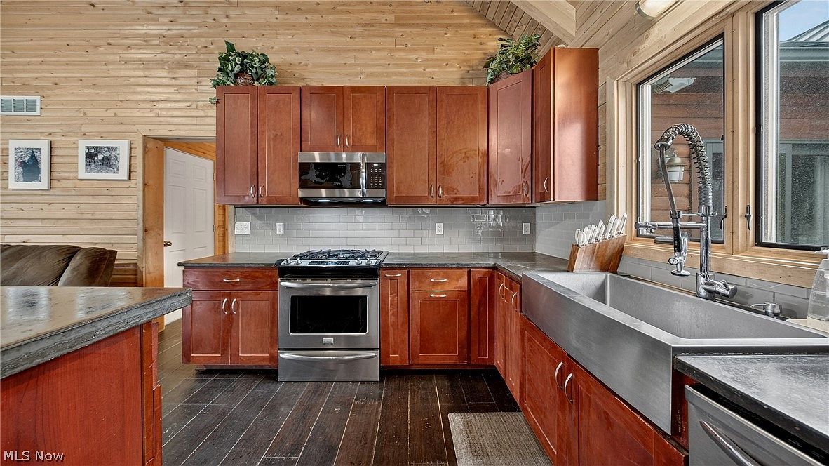 1693 Middleton Rd Hudson, OH 44236 - Thumbnail 3