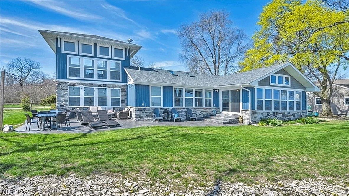 104 E Point Dr Kelleys Island, OH 43438 - Thumbnail 3