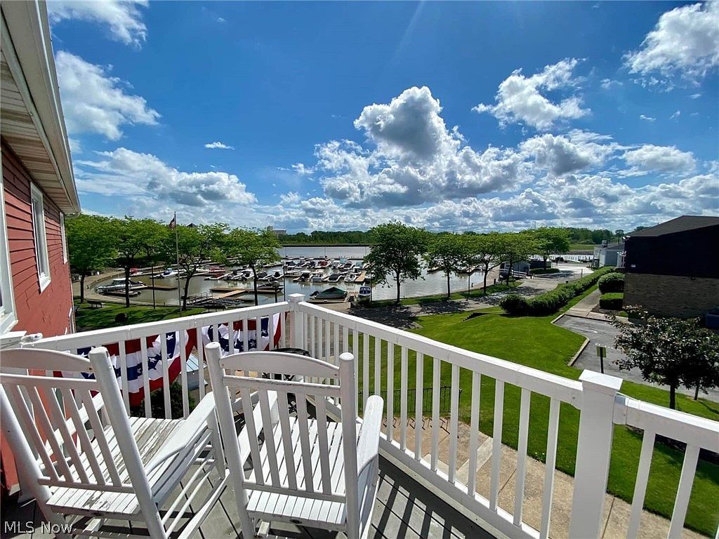 352 Main St APT B Huron, OH 44839 - Thumbnail 3