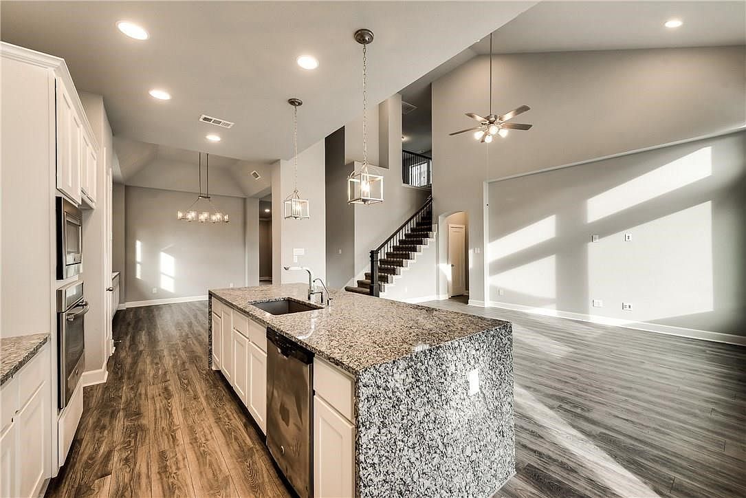 2000 Crescent St Aledo, TX 76008 - Thumbnail 3