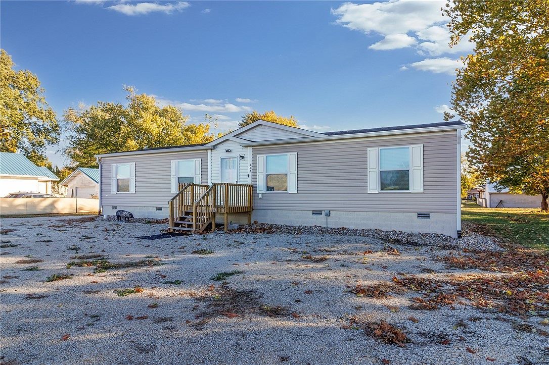 513 W North 1st St Stewardson, IL 62463 - Thumbnail 3