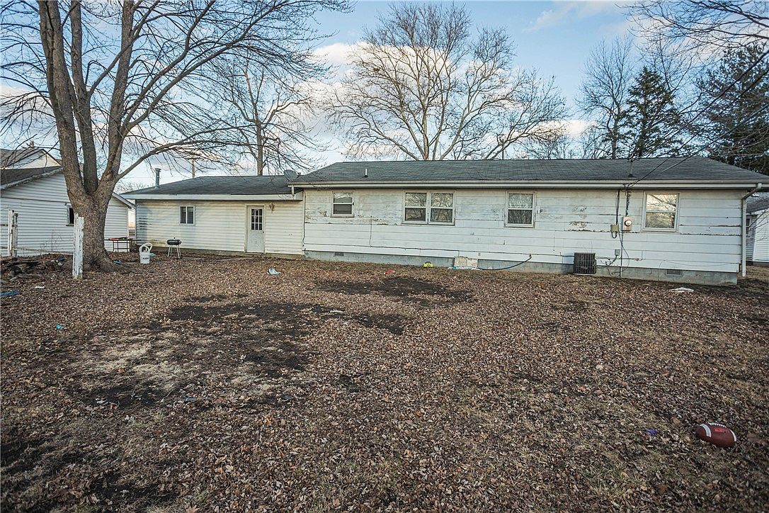 301 Adams St Humboldt, IL 61931 - Thumbnail 3