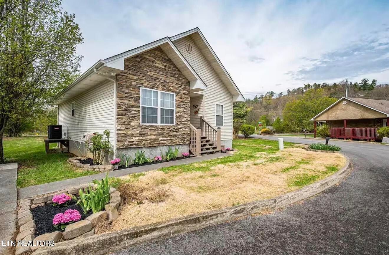 2006 Slippery Rock Cir Pigeon Forge, TN 37862 - Thumbnail 3