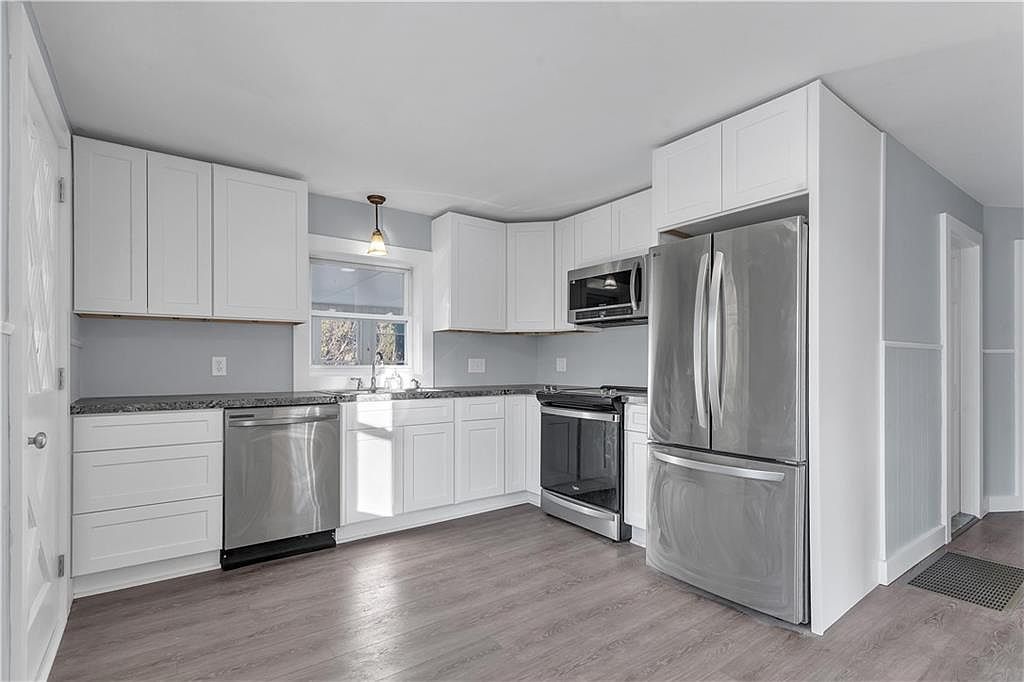 42 Armand Ave Woonsocket, RI 02895 - Thumbnail 3