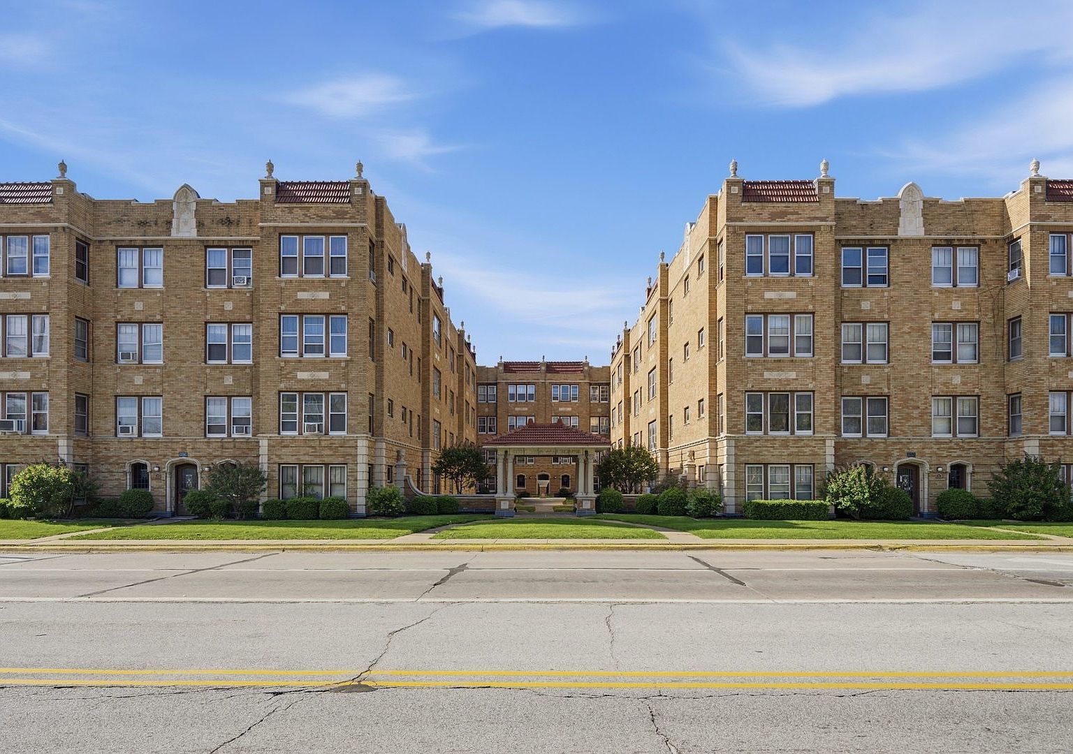 1622 18th Ave APT 24 Rock Island, IL 61201 - Thumbnail 3