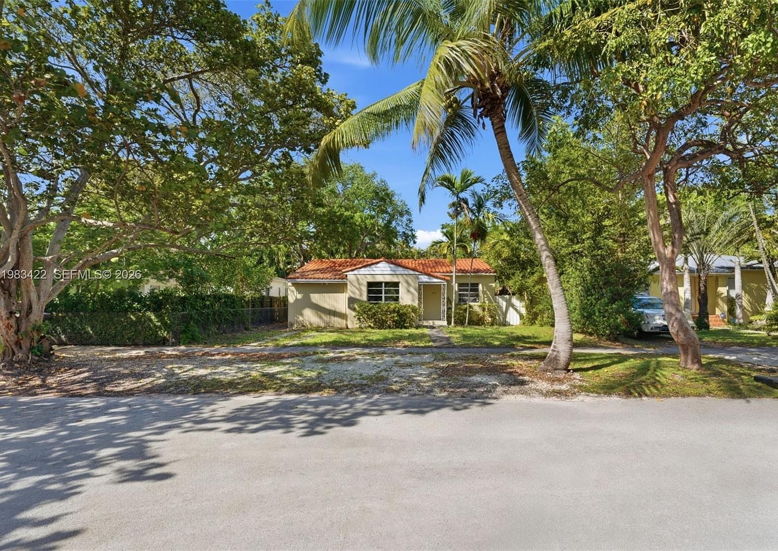 2235 Overbrook St Miami, FL 33133 - Thumbnail 3