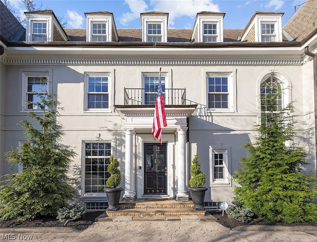 2557 N Park Blvd Cleveland Heights, OH 44106 - Thumbnail 3