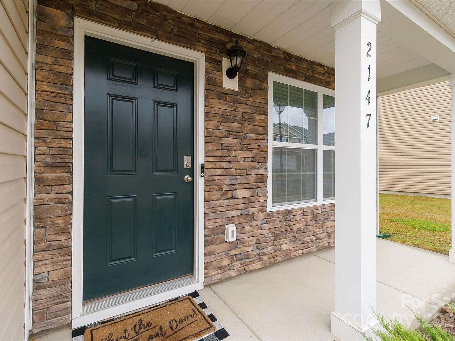 2147 Eastway Dr Dallas, NC 28034 - Thumbnail 3