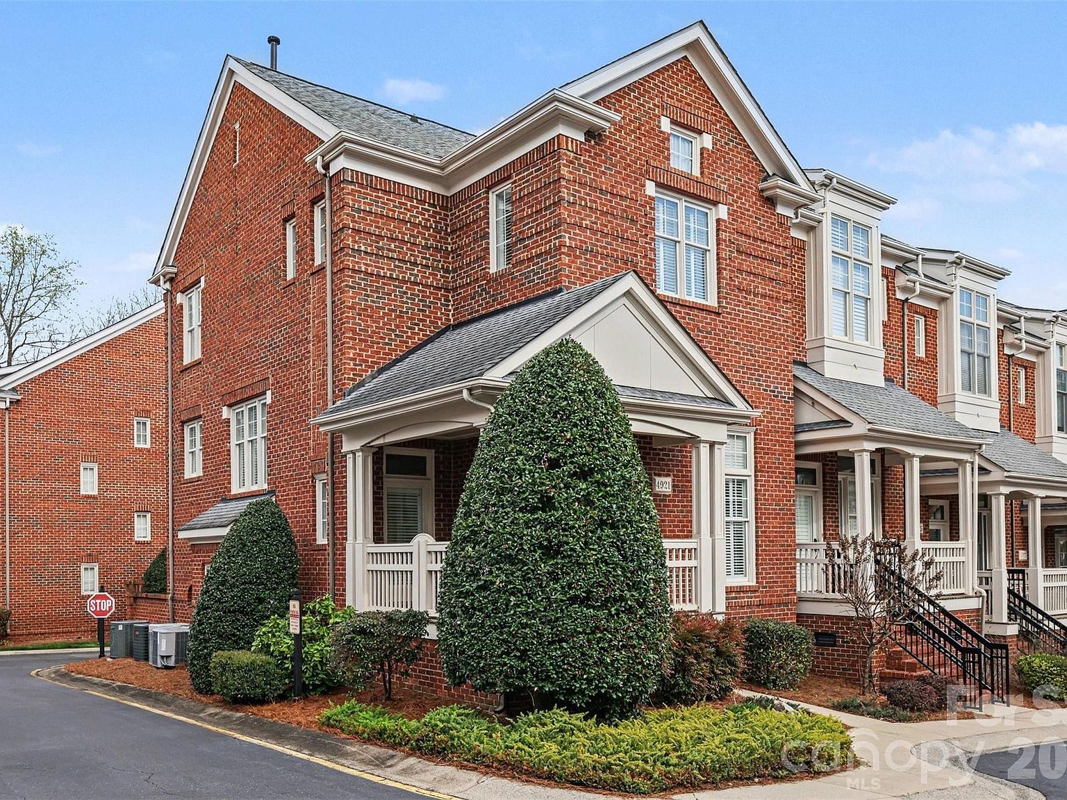 4921 S Hill View Dr Charlotte, NC 28210 - Thumbnail 3