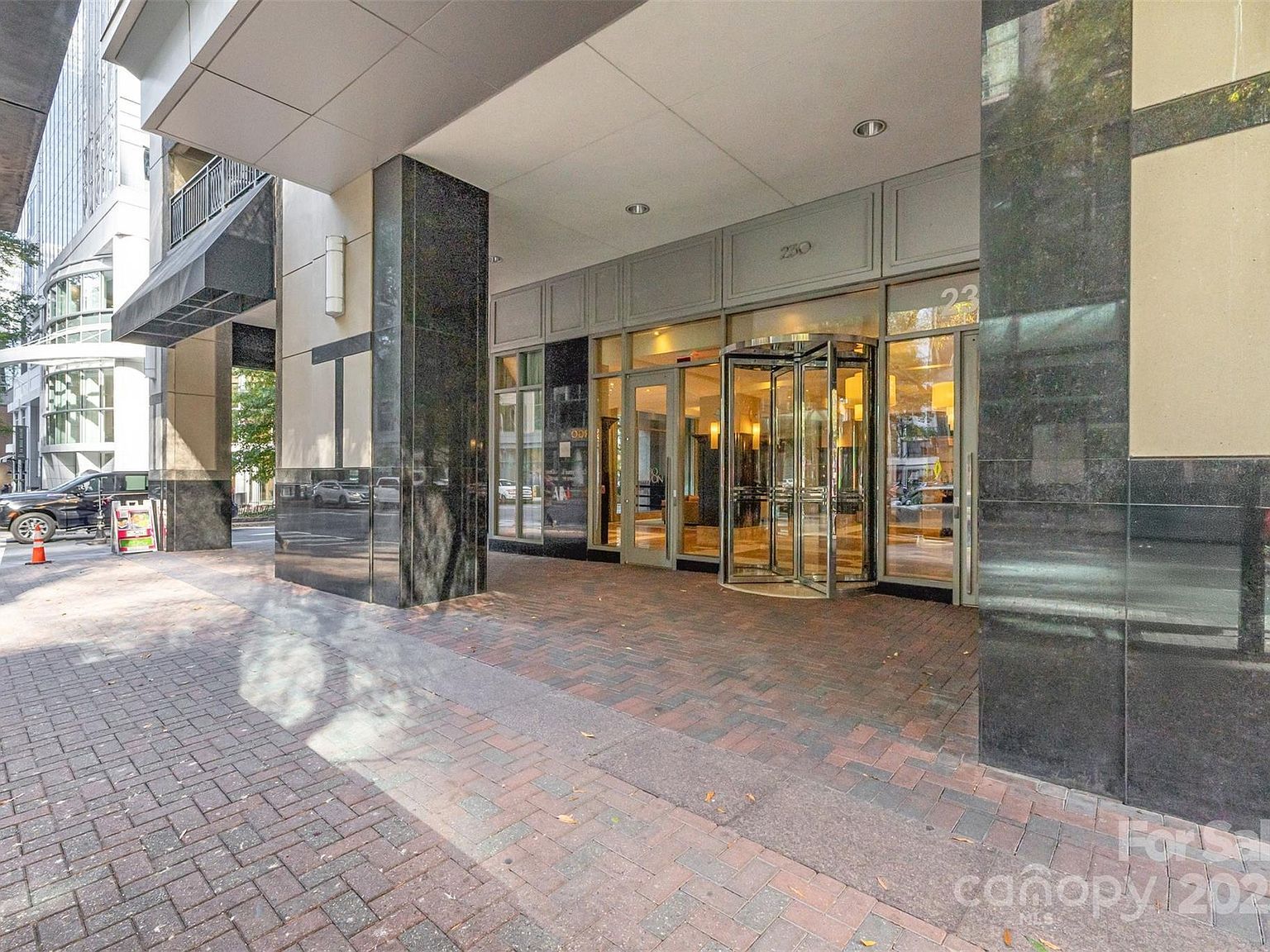 230 Tryon St #1105 Charlotte, NC 28203 - Thumbnail 3