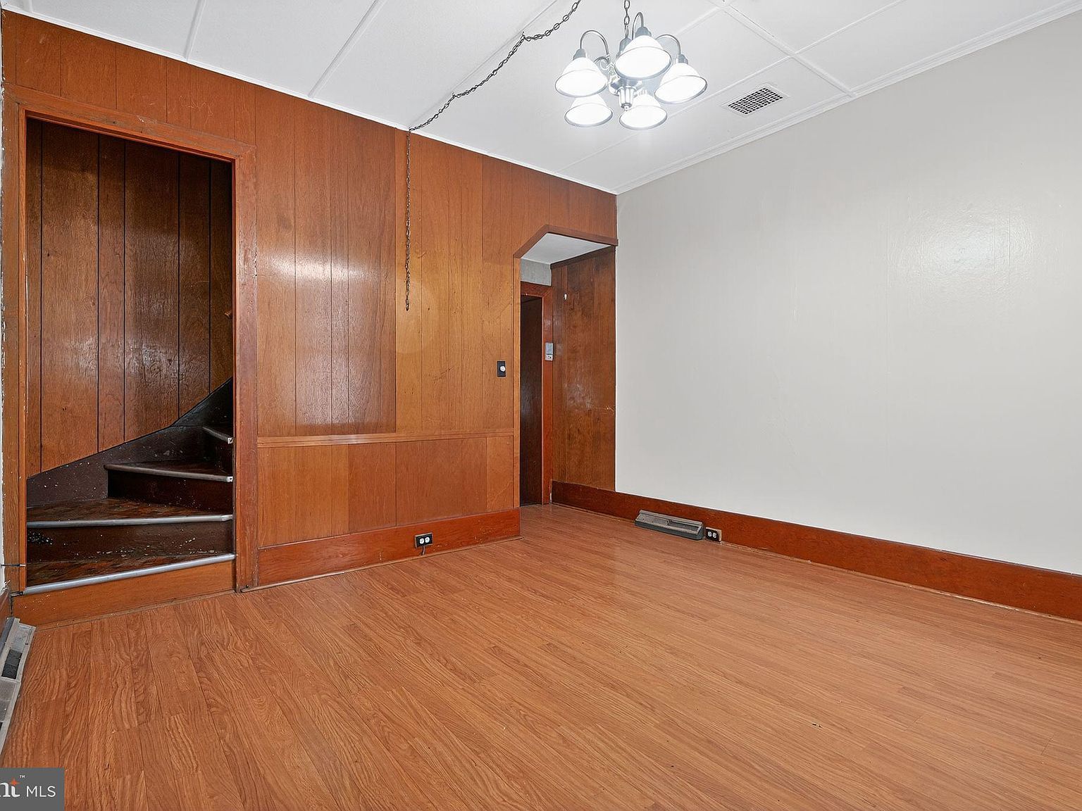 527 W Church St Hagerstown, MD 21740 - Thumbnail 3