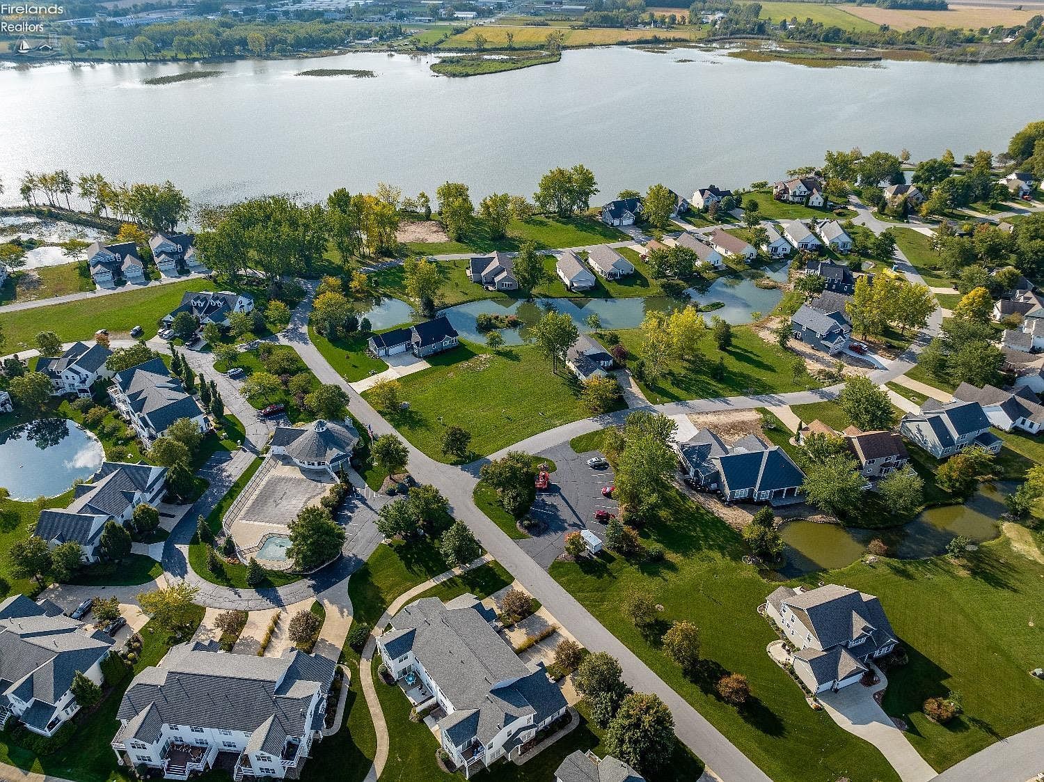 1229 Catawba Bay Dr Pt Clinton, OH 43452 - Thumbnail 3