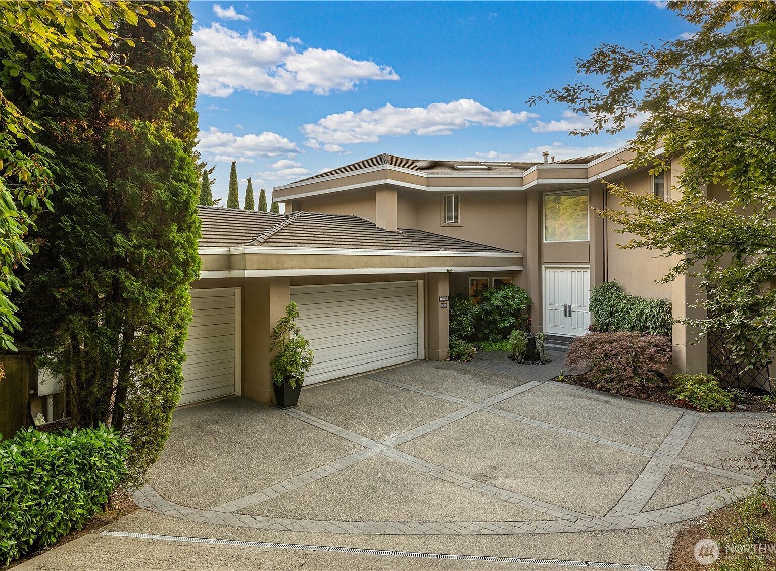 7439 W Mercer Way Mercer Island, WA 98040 - Thumbnail 3