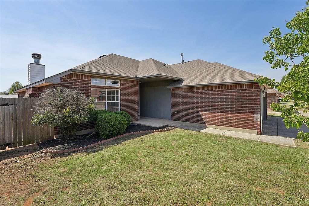 636 Hunters Way Mustang, OK 73064 - Thumbnail 3