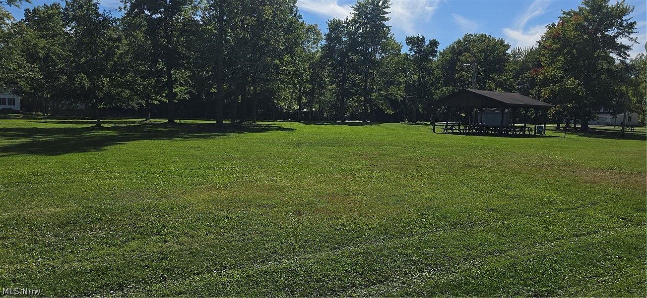 2054 & 2055 N Plaza Dr Rock Creek, OH 44084 - Thumbnail 3
