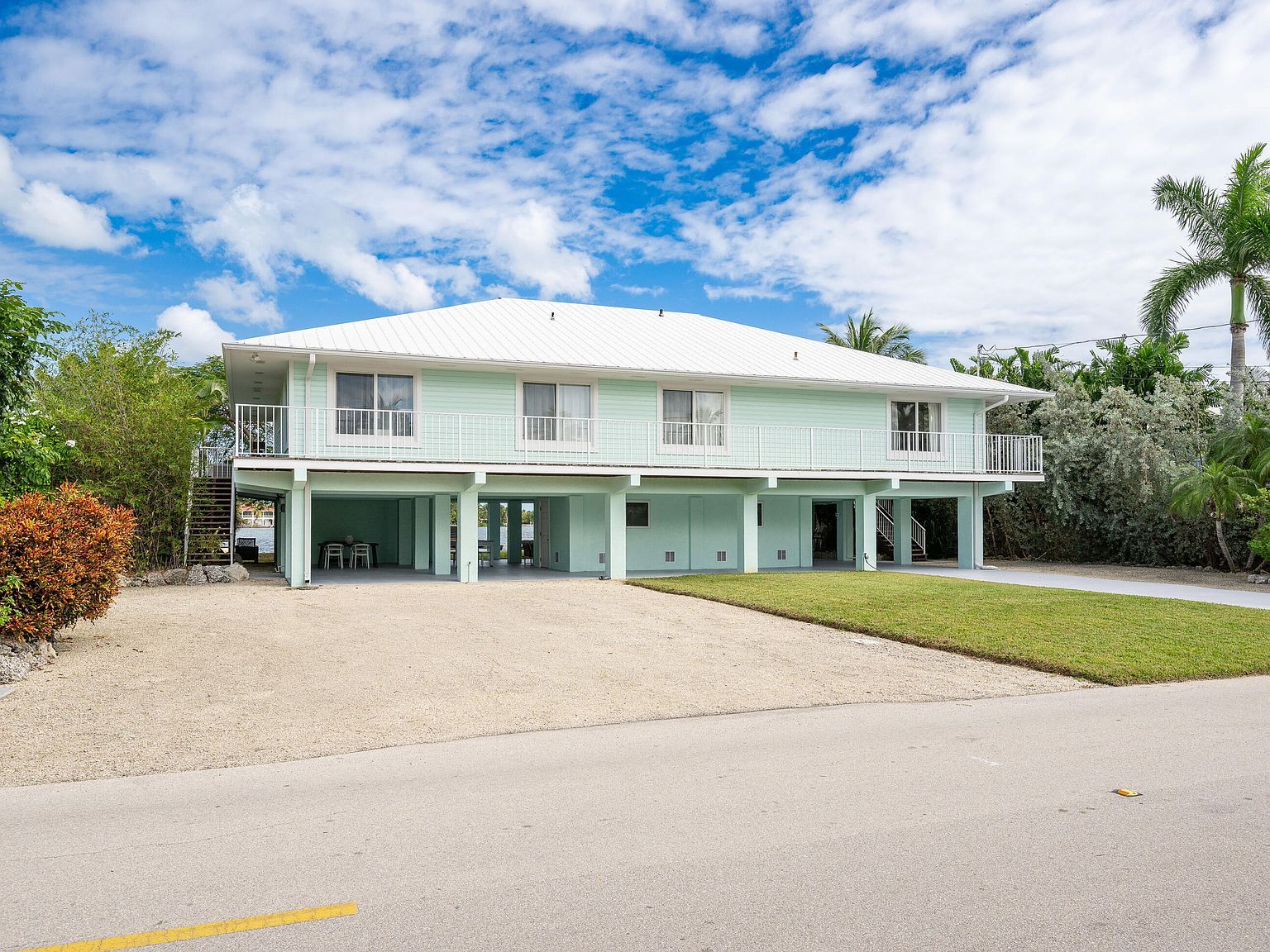 205 S Point Dr Sugarloaf Key, FL 33042 - Thumbnail 3