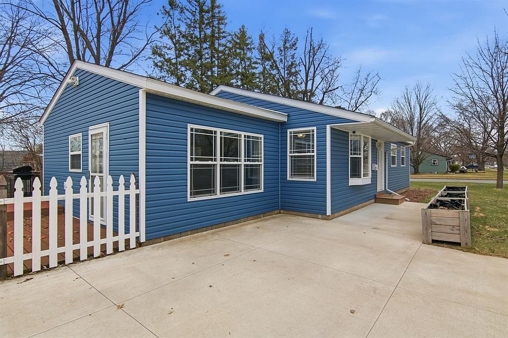 211 11th St W Altoona, WI 54720 - Thumbnail 3