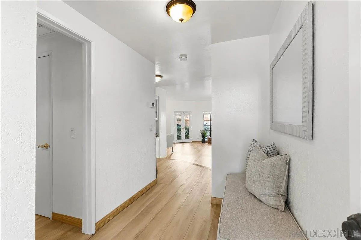 2630 Pirineos Way UNIT 5 Carlsbad, CA 92009 - Thumbnail 3