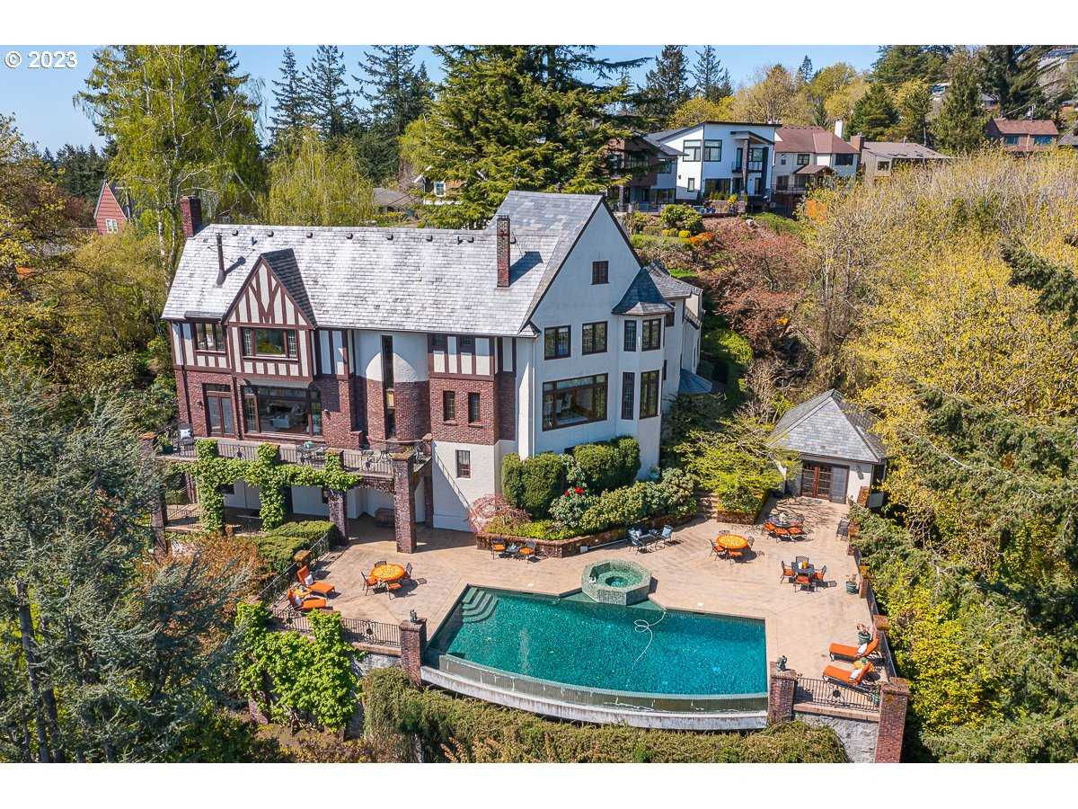 5570 SW Menefee Dr, Portland, OR, USA, 97239 - Thumbnail 3