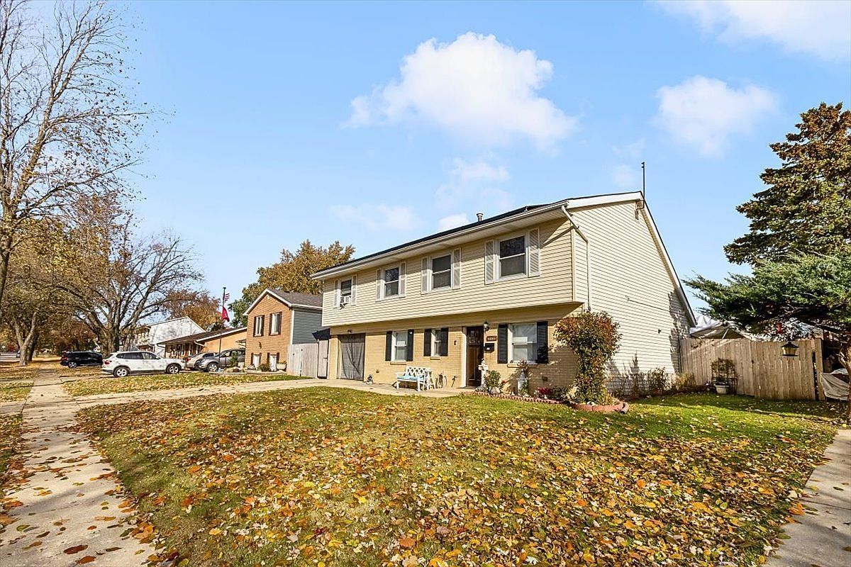 6881 Hickory St Hanover Park, IL 60133 - Thumbnail 3