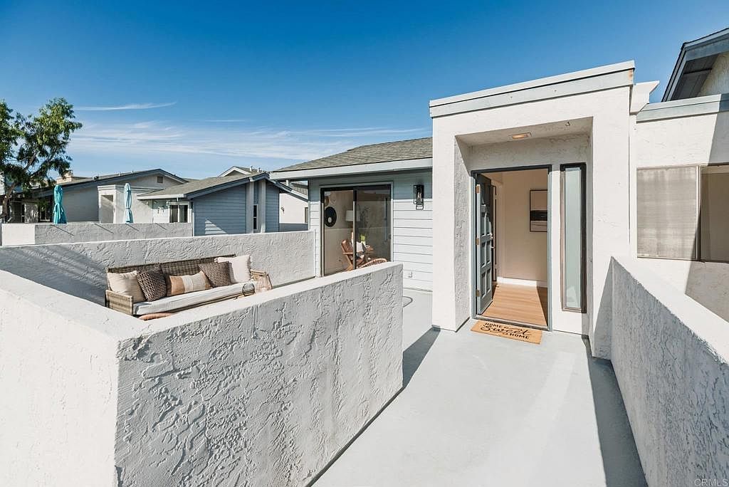 4085 Crystal Dawn Ln Unit 201 San Diego, CA 92122 - Thumbnail 3