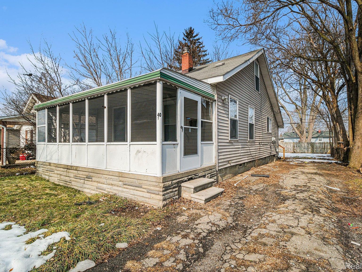 40 W Strathmore Ave Pontiac, MI 48340 - Thumbnail 3