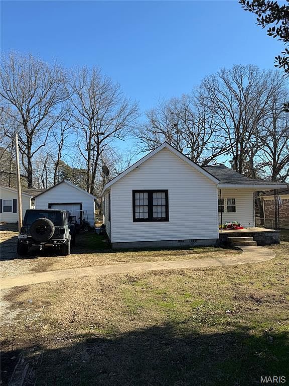 2418 Channon Dr Poplar Bluff, MO 63901  | Single Family