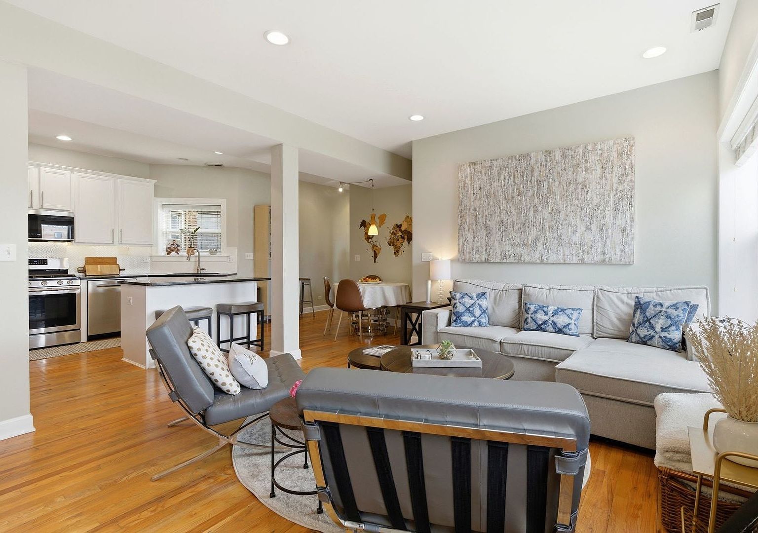 121 Callan Ave APT 3S Evanston, IL 60202 - Thumbnail 3