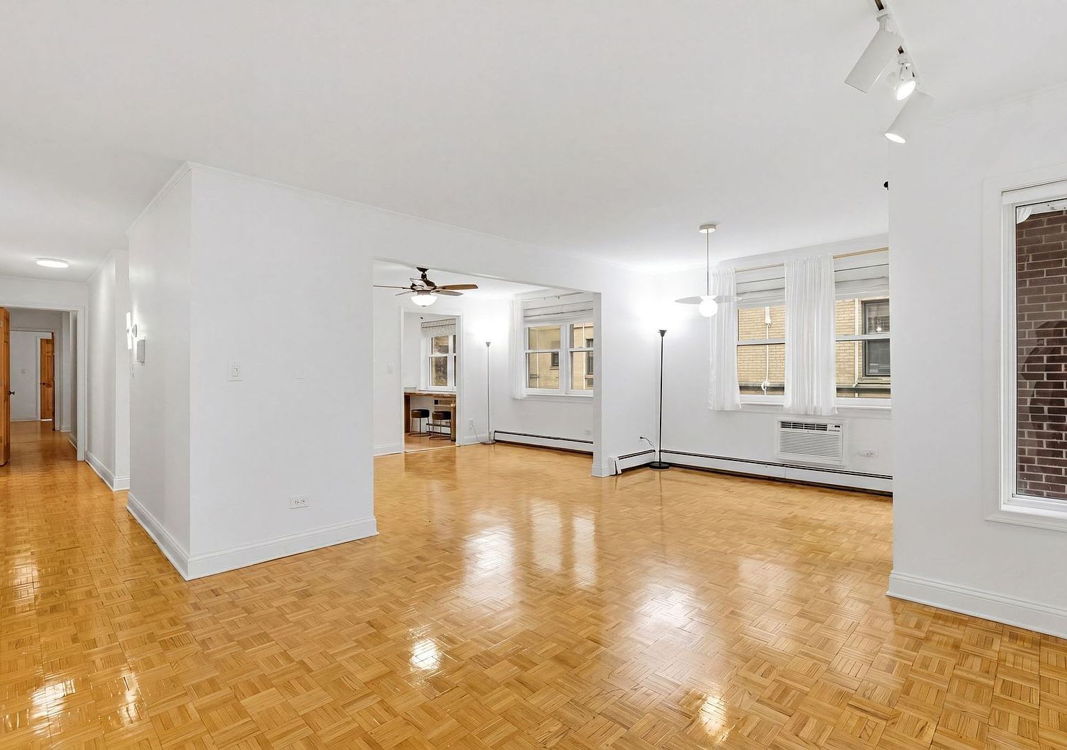 1310 Maple Ave APT 2C Evanston, IL 60201 - Thumbnail 3