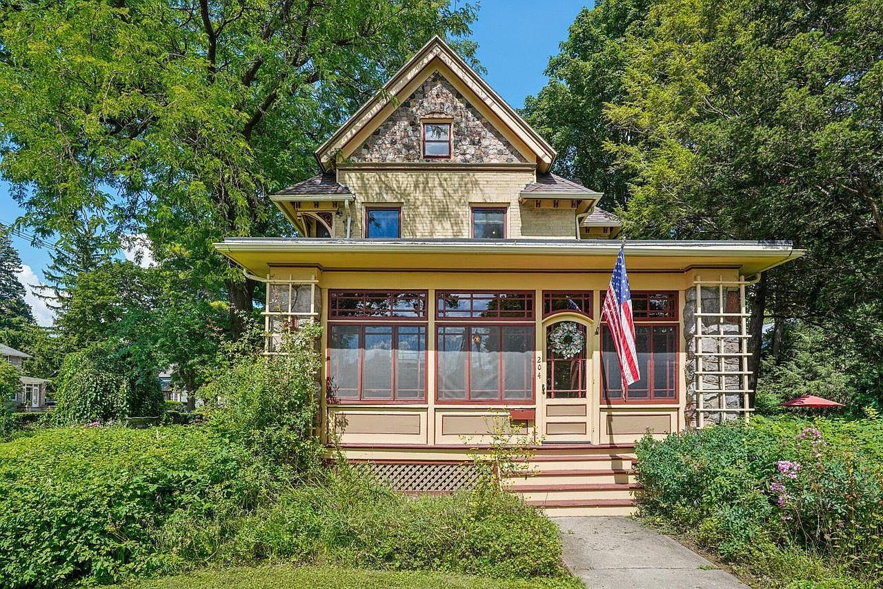 204 E Court St Elkhorn, WI 53121 - Thumbnail 3