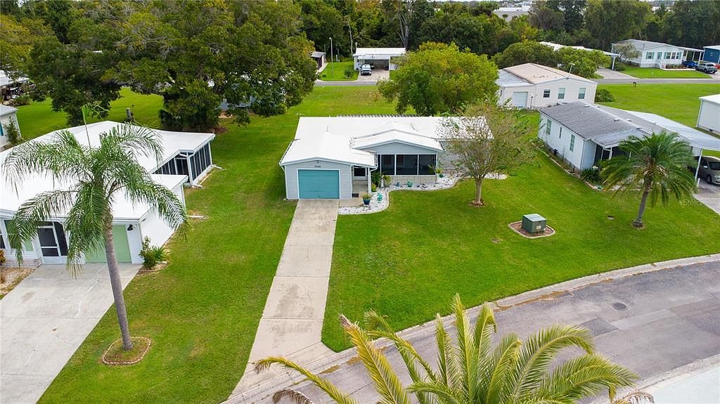 1424 Cross Bow Ln Spring Hill, FL 34607 - Thumbnail 3