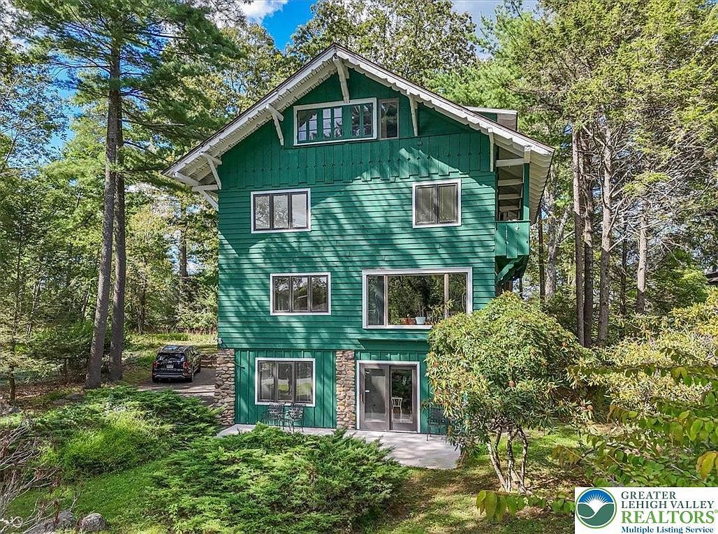 119 Falls Dr Buck Hill Falls, PA 18323 - Thumbnail 3