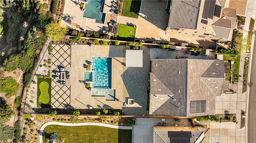 2627 Chad Zeller Ln Corona, CA 92882 - Thumbnail 3