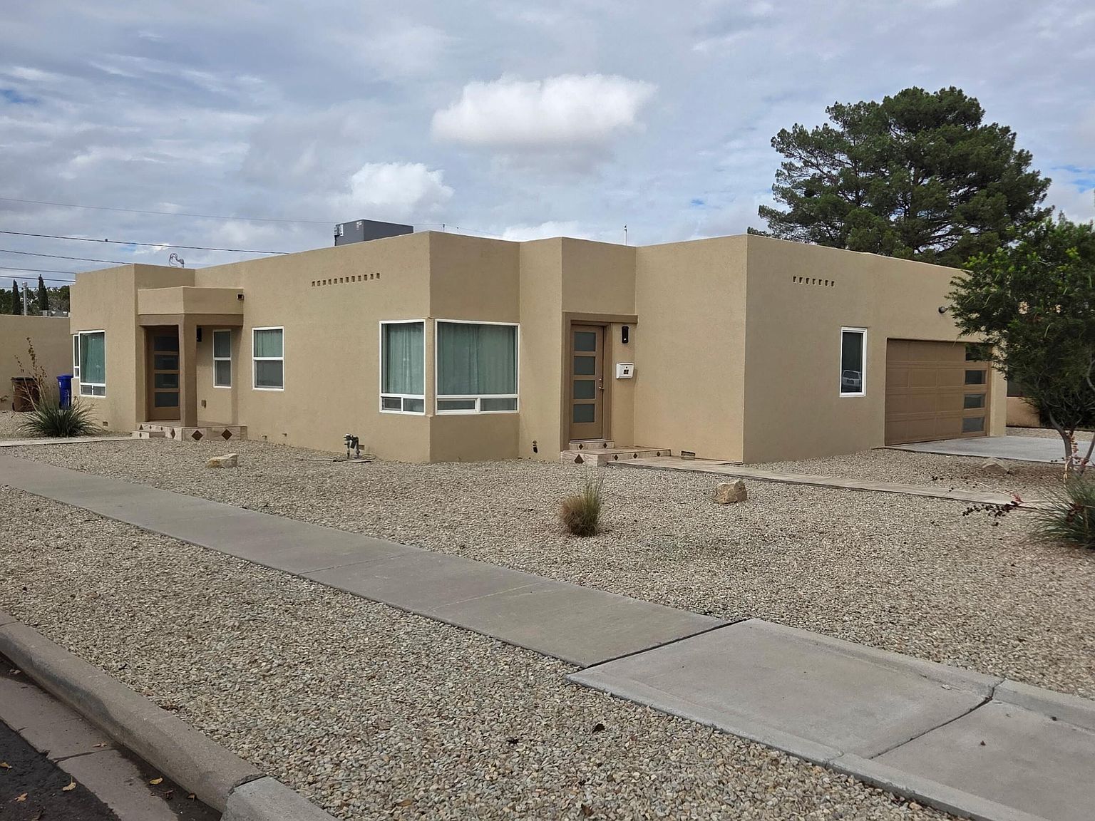 548 W Hadley Ave Las Cruces, NM 88005 - Thumbnail 3