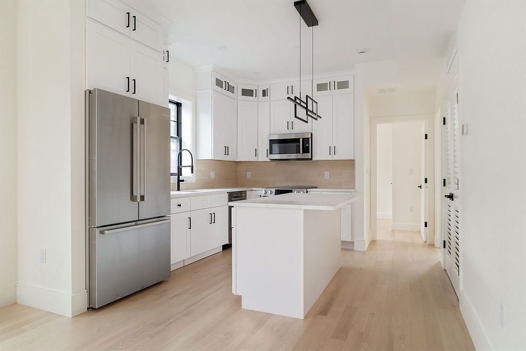 387 Norfolk St #2 Cambridge, MA 02139 - Thumbnail 3