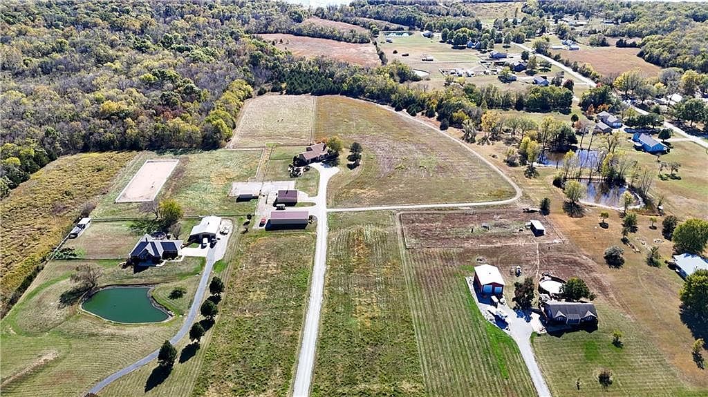 30837 W 231st St Spring Hill, KS 66083 - Thumbnail 3