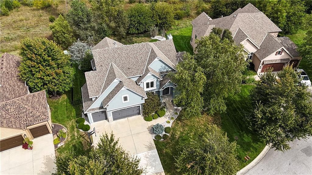 16808 Bluejacket St Overland Park, KS 66221 - Thumbnail 3