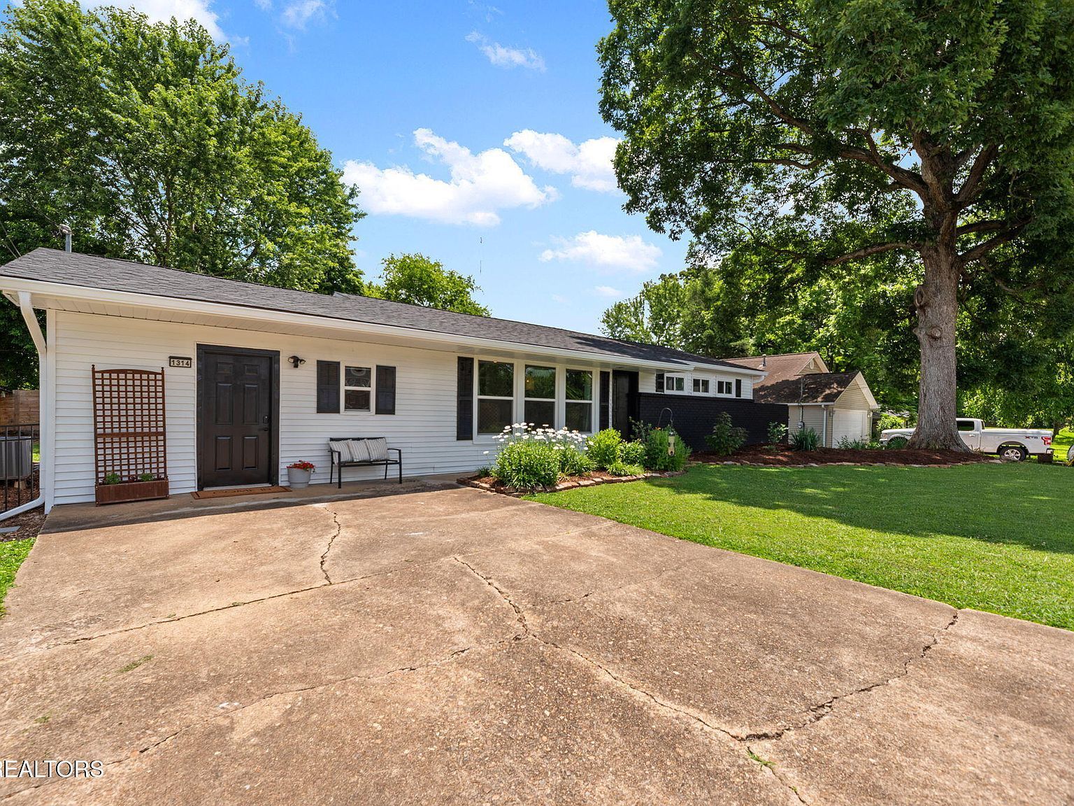 1314 E Walnut Grove Dr Knoxville, TN 37918 - Thumbnail 3