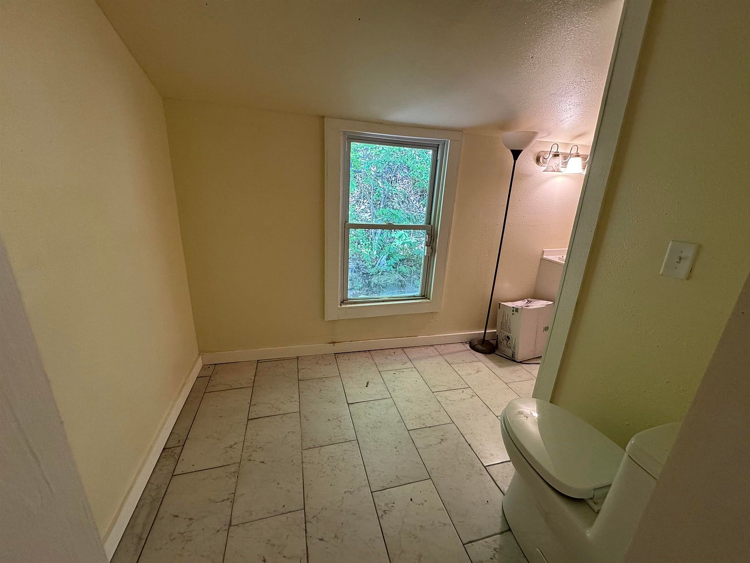 2611 Central Ave Dubuque, IA 52001 - Thumbnail 3