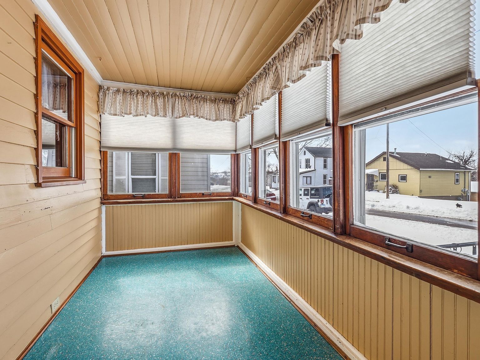 266 Beecher St East Dubuque, IL 61025 - Thumbnail 3