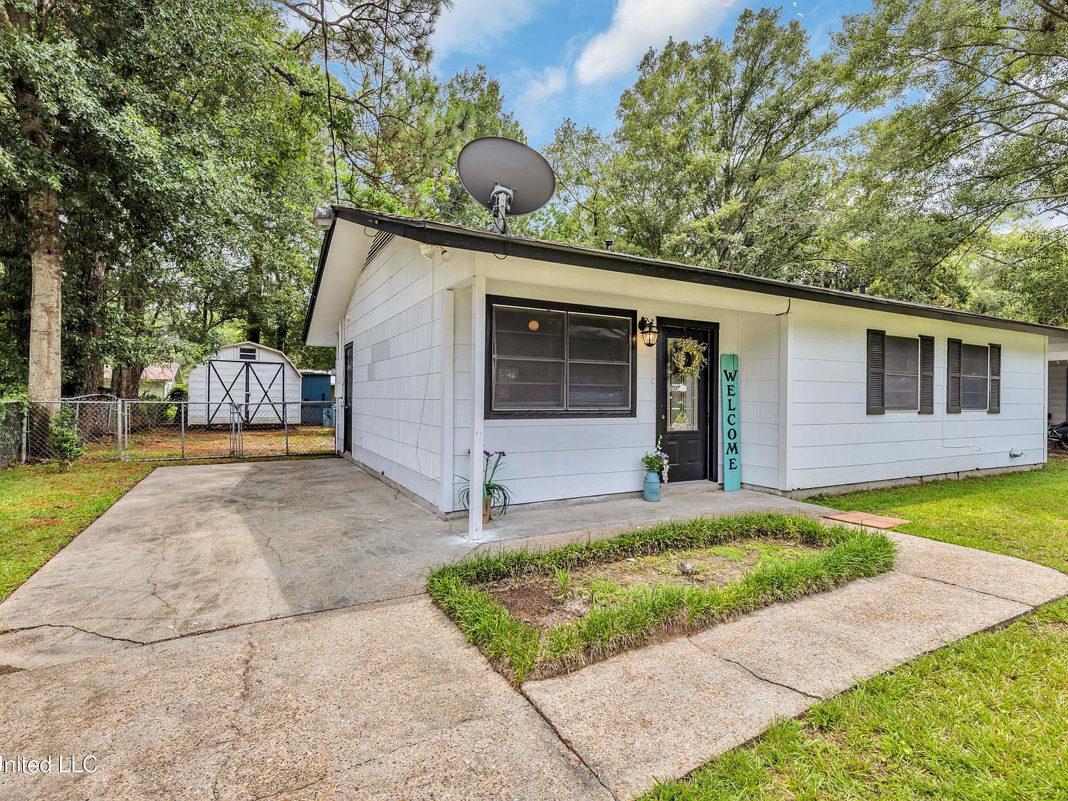 229 Linda Dr Ocean Springs, MS 39564 - Thumbnail 3