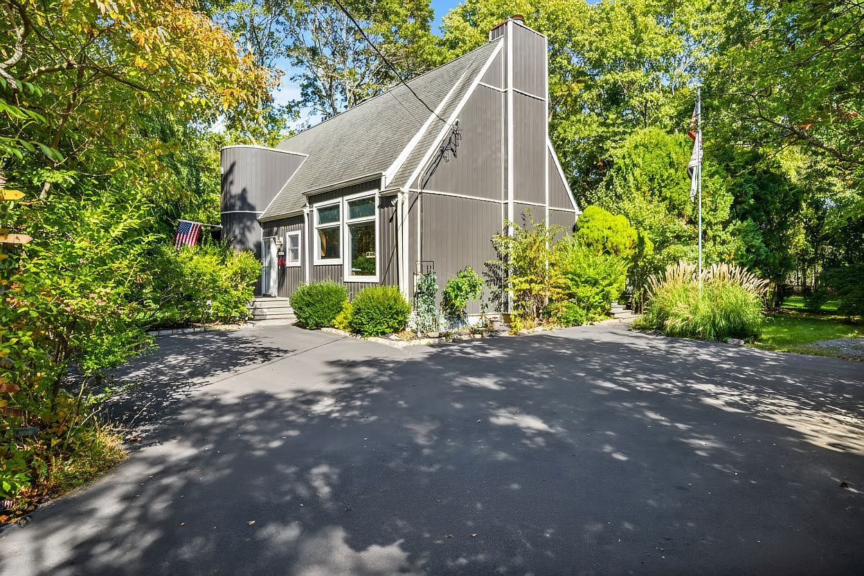 107 Spinney Rd East Quogue, NY 11942 - Thumbnail 3