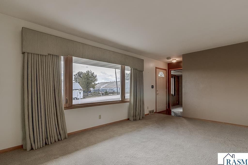 204 1st St Welcome, MN 56181 - Thumbnail 3