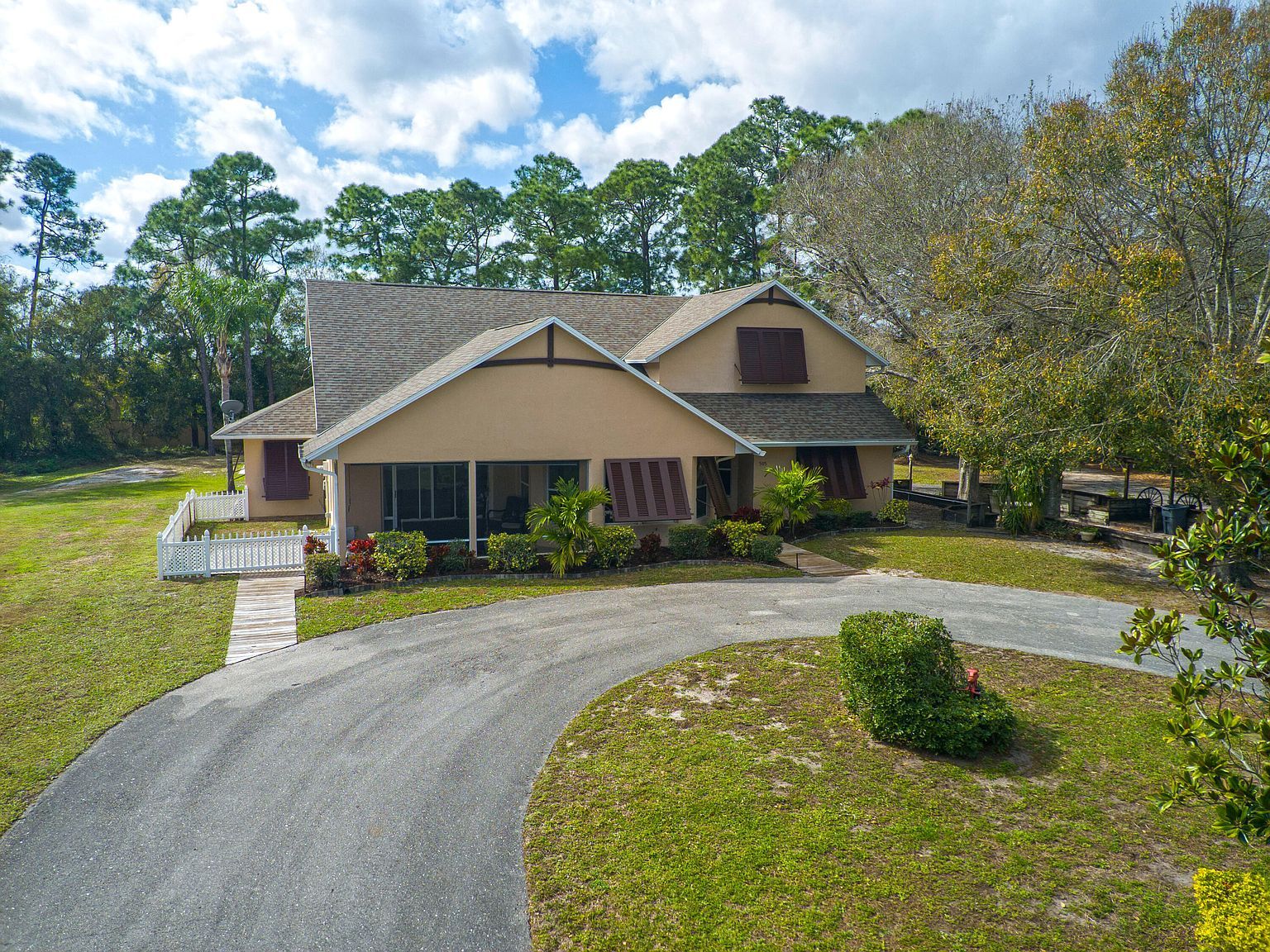 505 Wright Cir Vero Beach, FL 32968 - Thumbnail 3