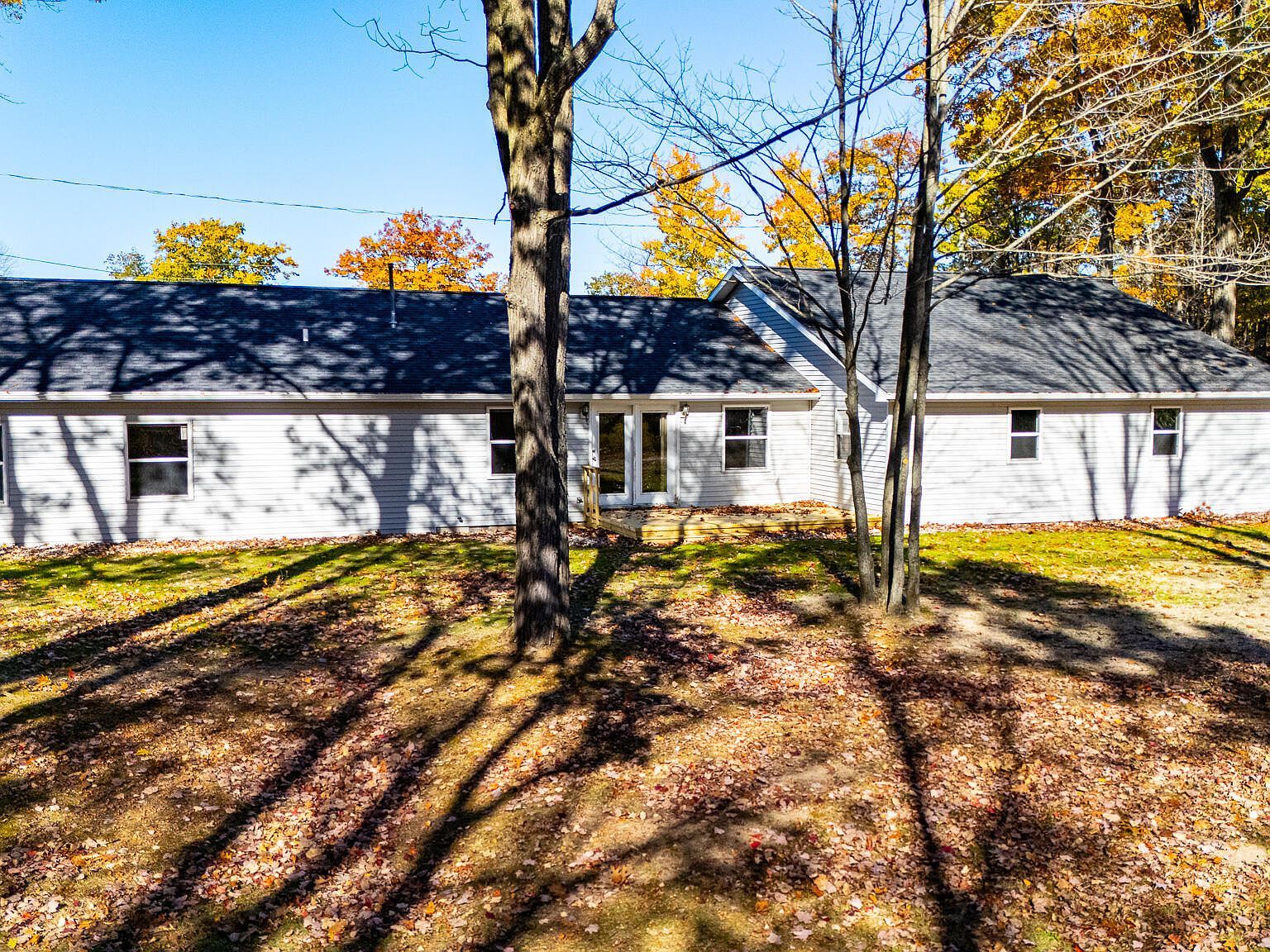 2385 W Houghton Lake Dr Houghton Lake, MI 48629 - Thumbnail 3