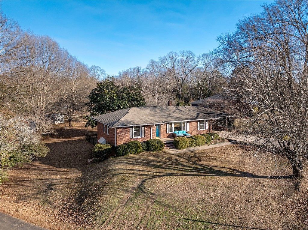 420 Brock St Central, SC 29630 - Thumbnail 3