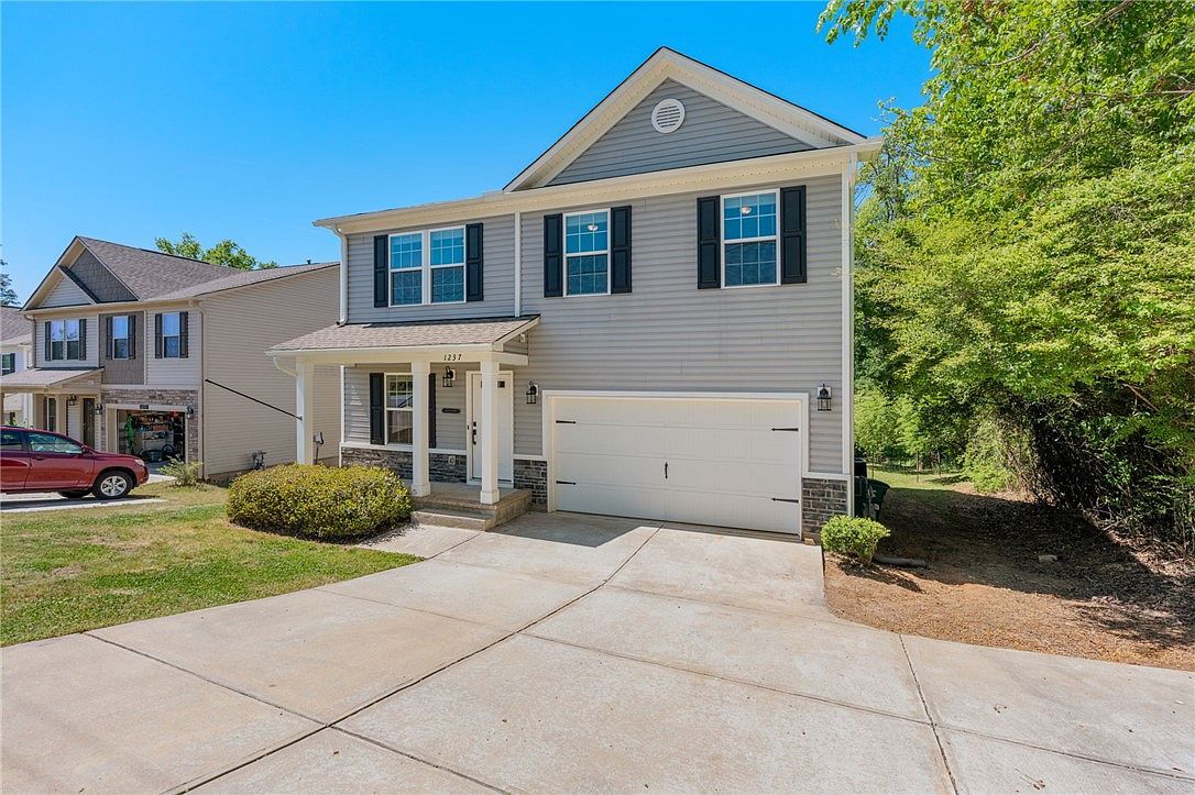 1237 Madden Bridge Rd Central, SC 29630 - Thumbnail 3
