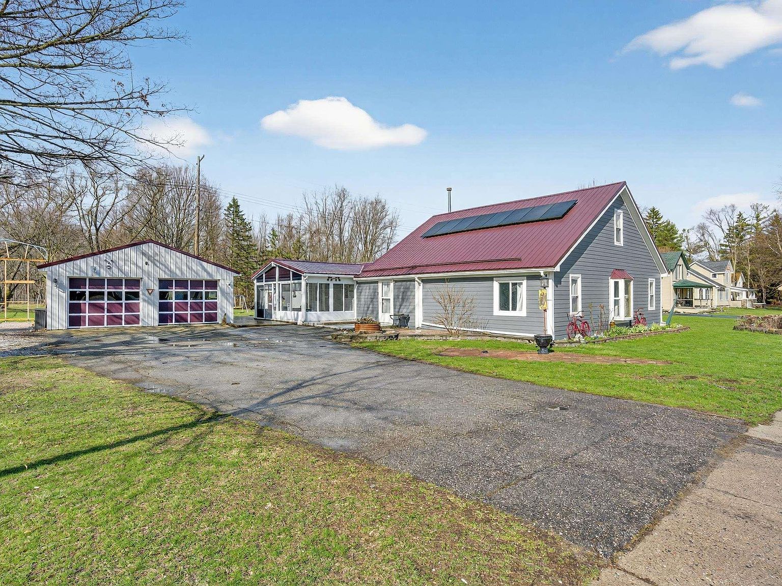 99 E Elmwood Ave Leonard, MI 48367 - Thumbnail 3